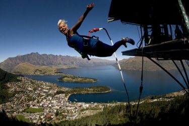 Ledge Freestyle Bungy, Queenstown