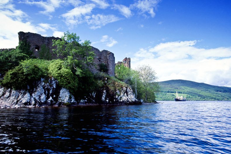 Loch Ness und Urquhart Castle